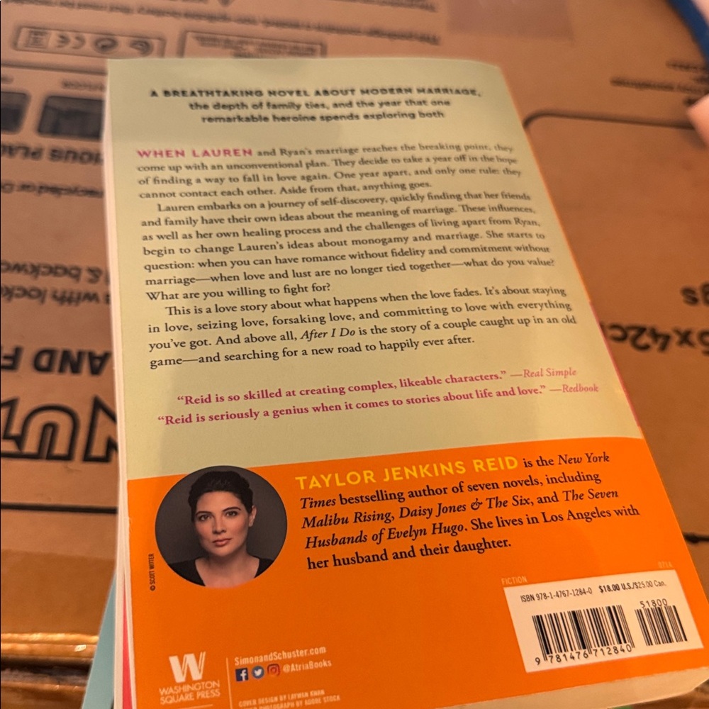Taylor Jenkins Reid (5) Book Bundle - Picture 6 of 7